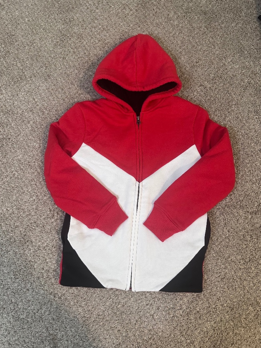 Boys Size Medium (7/8) Childrens Place Red and White Print Thick Lined Jacket